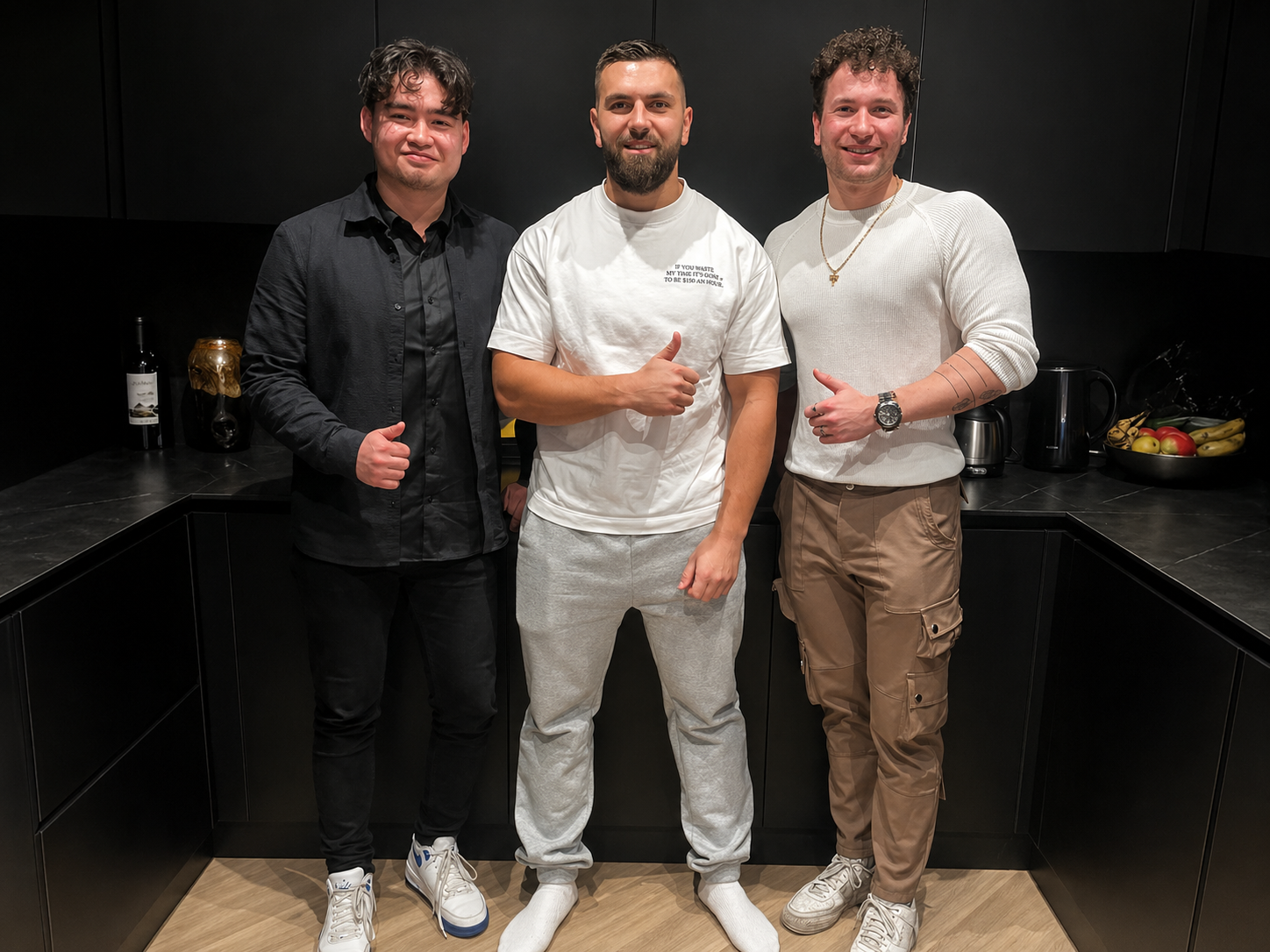Ris en Sean van Velos Marketing samen met influencer Kosso tijdens videoproductie voor La Casa Flooring in Breda